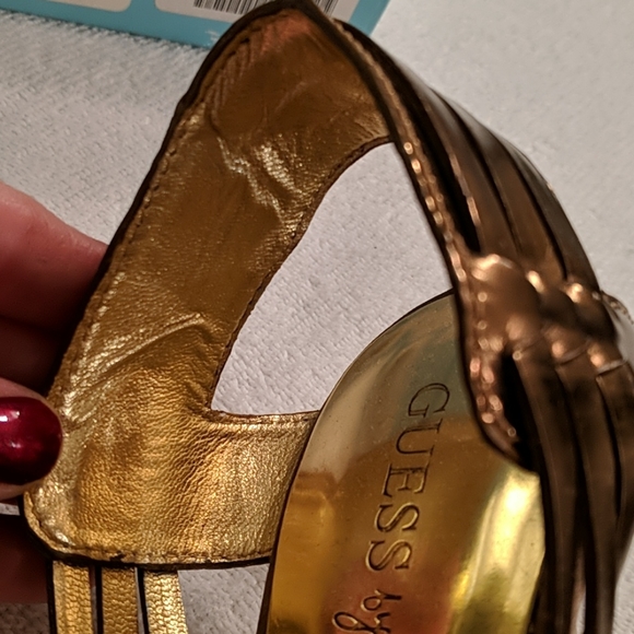 GUESS BY MARCIANO bronze heel - Picture 9 of 15